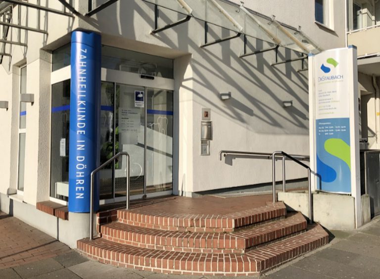 Zahnarztpraxis Dr. Staubach Hannover Eingangsbereich